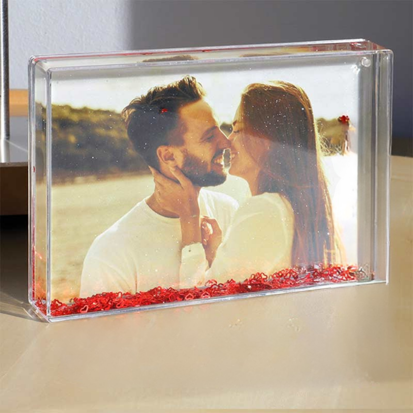 Marco de Fotos con Agua y Decoraciones – Corazones, Nieve y Arena
